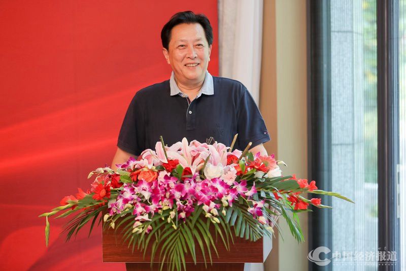 6人民法治影视中心启航 签约现场明星大咖云集.jpg