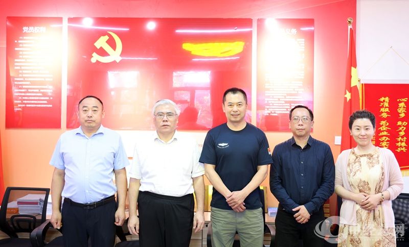 1724283004386505.jpg d42eaa64be54f3557b4352cb55383d3.jpg