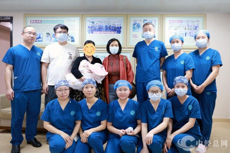 1736156006872523.jpg 出院合影.jpg