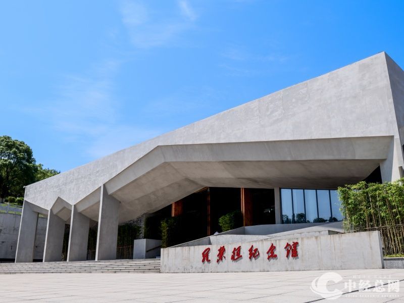 1759222811797208.jpg 2.jpg