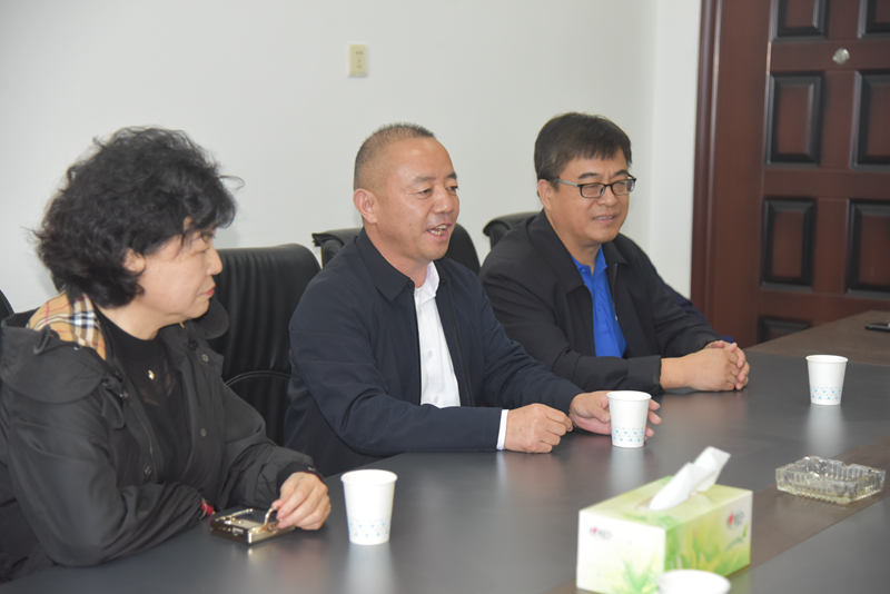 1729132568442038.jpg 4a1516eb781044b7976bd4f3a1a1f93.jpg